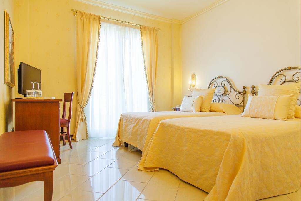 Art Hotel Diamond Naxos Taormina Giardini Naxos Exterior photo