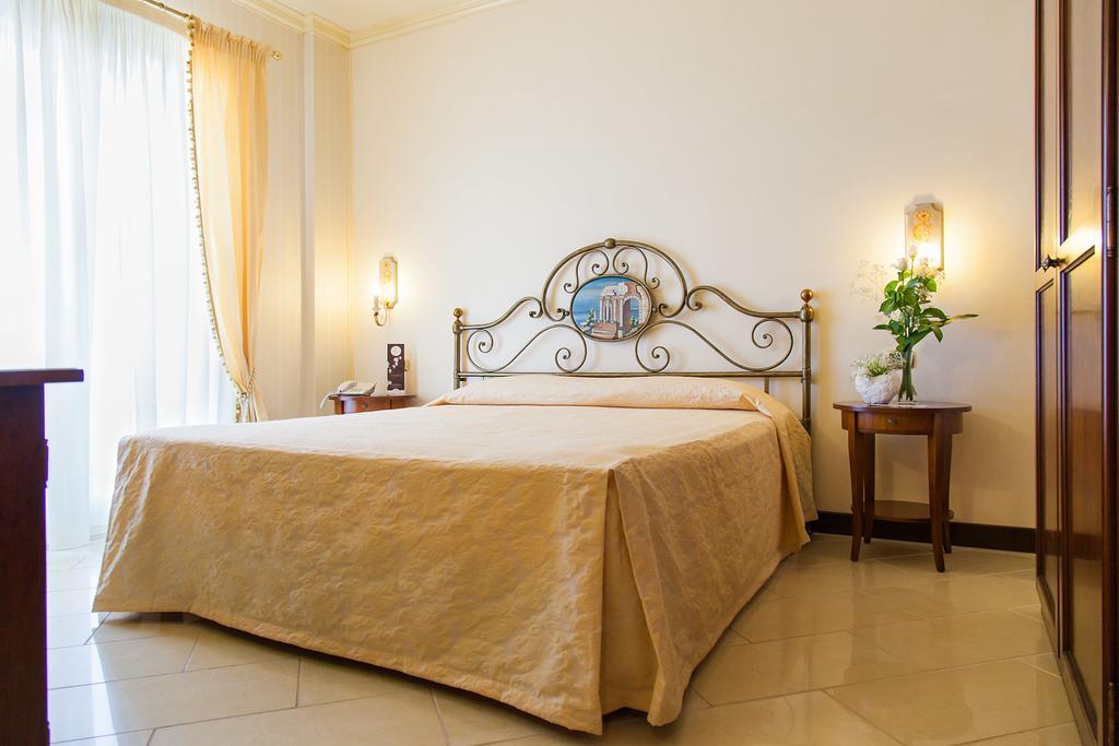 Art Hotel Diamond Naxos Taormina Giardini Naxos Exterior photo